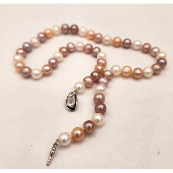 Beautiful Cultured Pearl Necklace With Heavy Sterling Silver Clasp Heirloom Gift - Picture 10 of 11